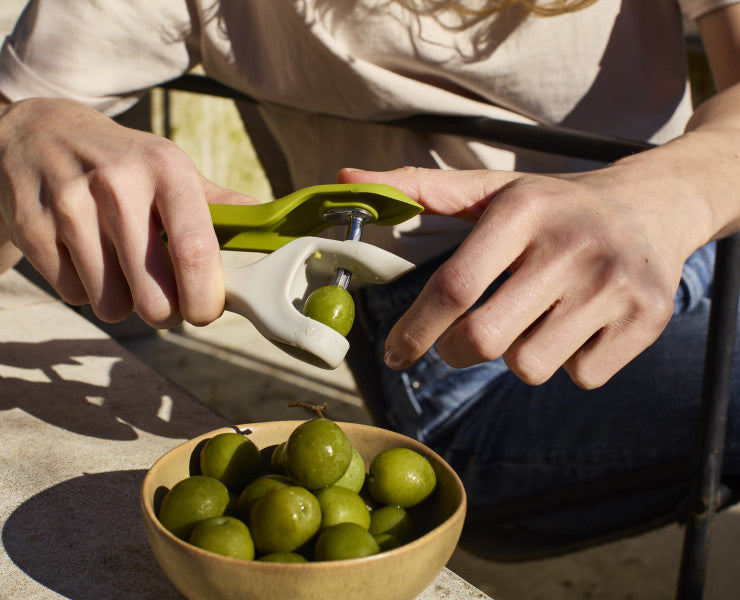 Joseph Joseph Tweezy 2-in-1 Pitter and Huller