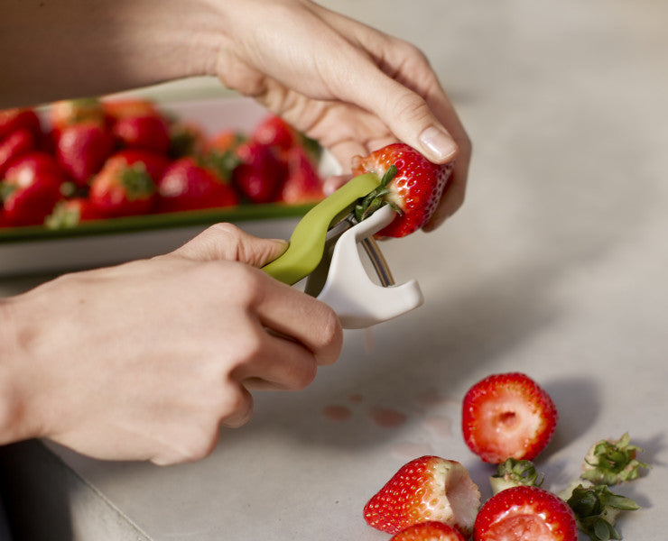 Joseph Joseph Tweezy 2-in-1 Pitter and Huller