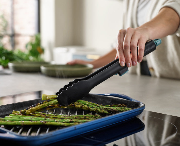 Joseph Joseph Duo Lockable Tongs with integrated tool rest