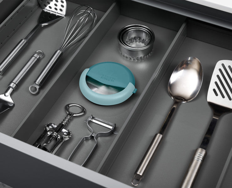 Joseph Joseph Duo Pizza Cutter (Dark Opal)