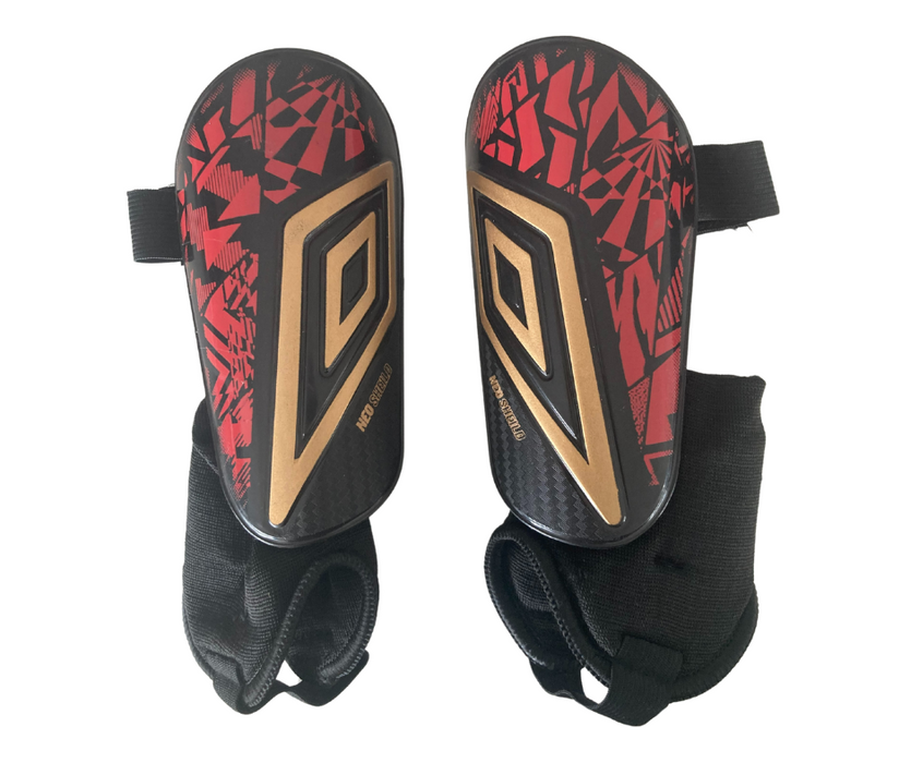 Umbro Neo Shield Guard w/ Sock - S / Small