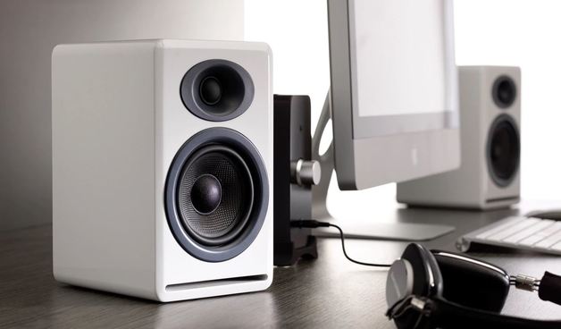 Audioengine P4 Passive Bookshelf Bluetooth Speaker Pair - Gloss White 819955190014